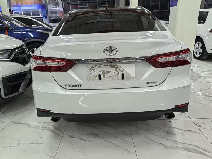 Фото 5 - Toyota Camry