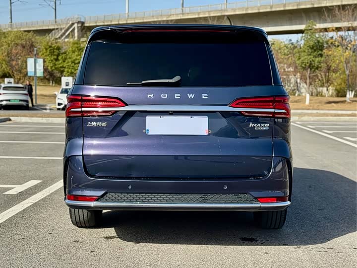 Фото 4 - Roewe iMax 8