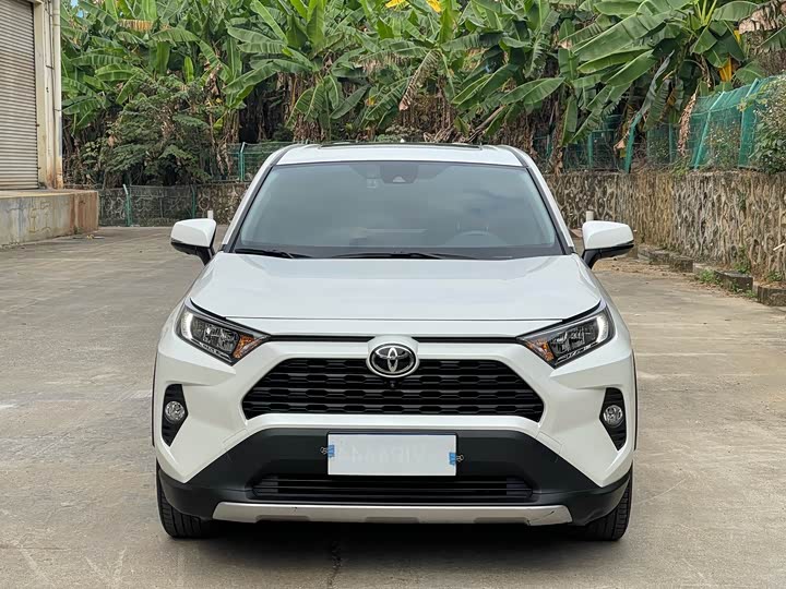 Фото 2 - Toyota RAV4