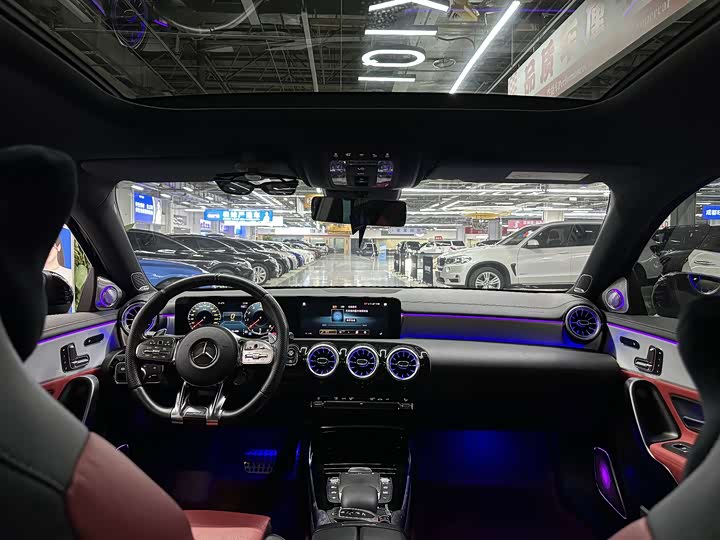 Фото 9 - Mercedes-Benz A-Class AMG