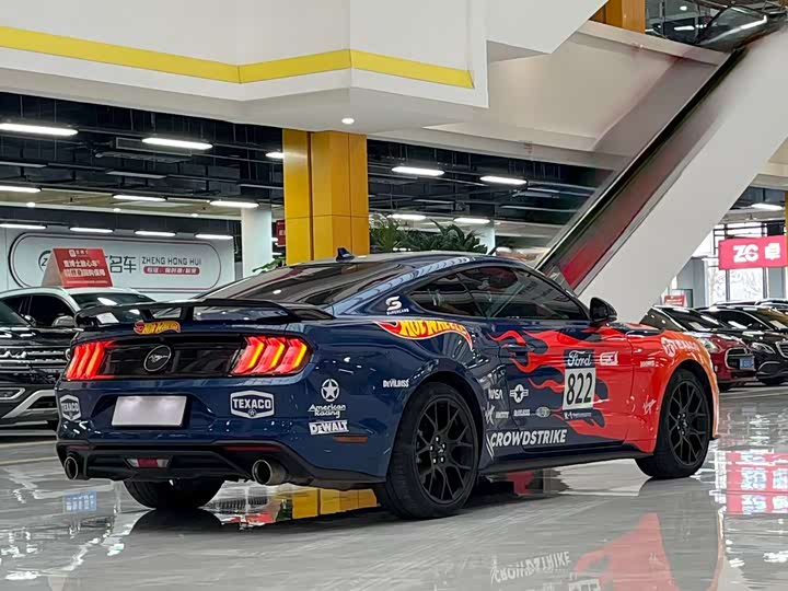 Фото 9 - Ford Mustang