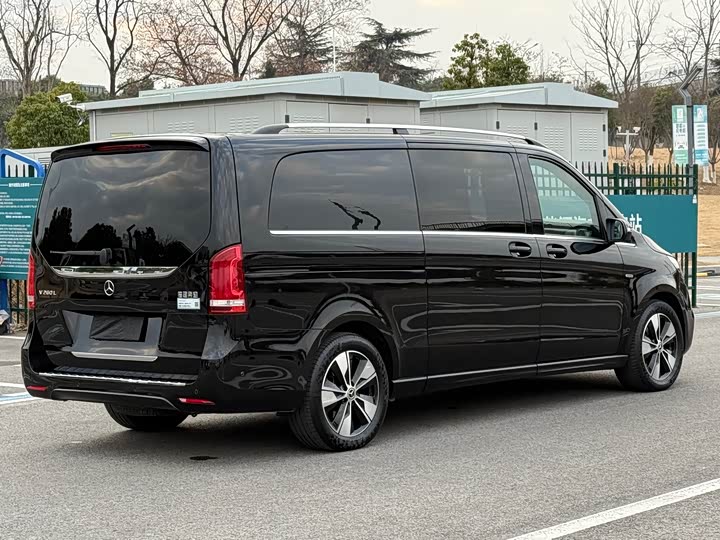 Фото 7 - Mercedes-Benz V-Class