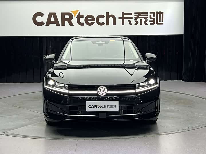 Фото 2 - Volkswagen Magotan