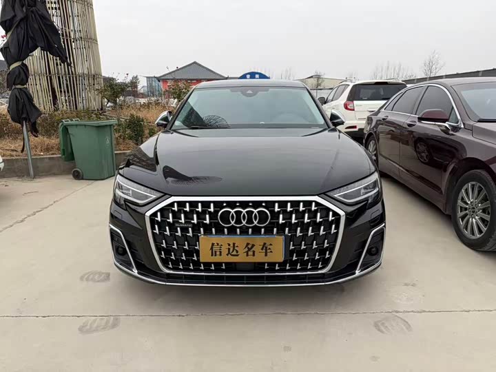 Фото 2 - Audi A8