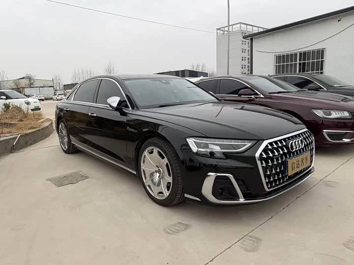 Фото 3 - Audi A8