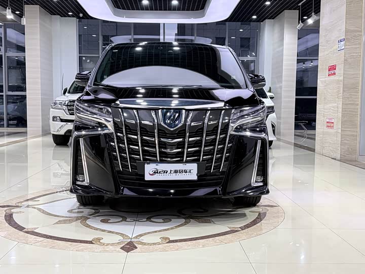 Фото 2 - Toyota Alphard