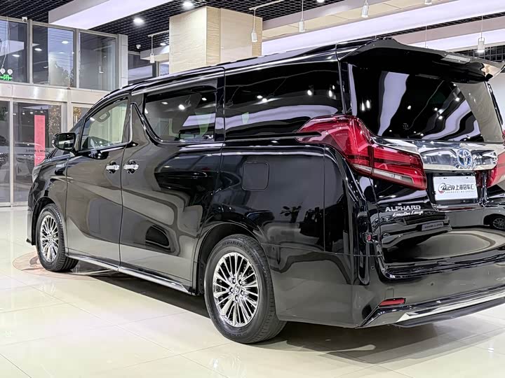 Фото 4 - Toyota Alphard
