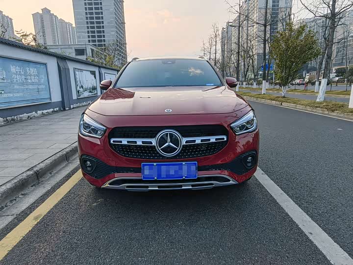Фото 1 - Mercedes-Benz GLA-Class