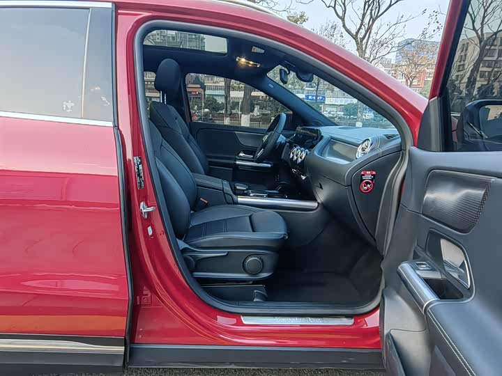 Фото 4 - Mercedes-Benz GLA-Class