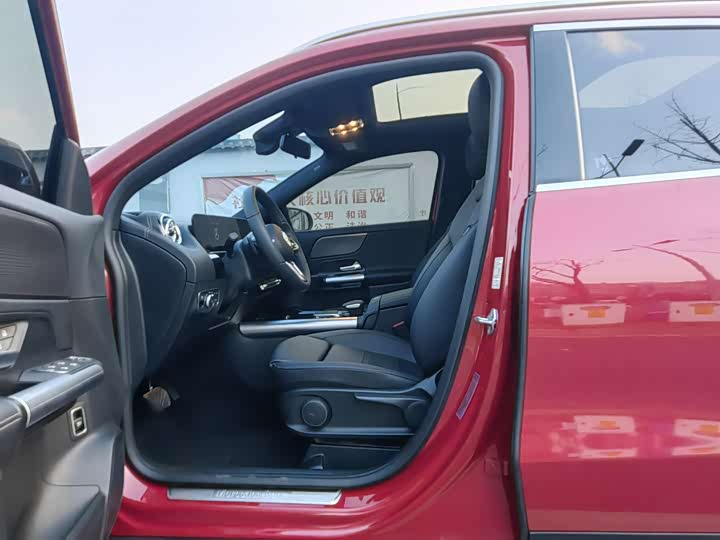 Фото 5 - Mercedes-Benz GLA-Class