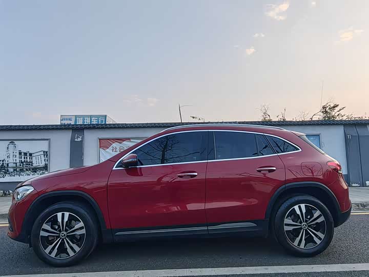 Фото 9 - Mercedes-Benz GLA-Class