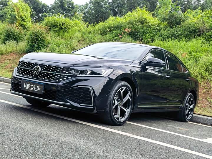 Фото 1 - Volkswagen Passat