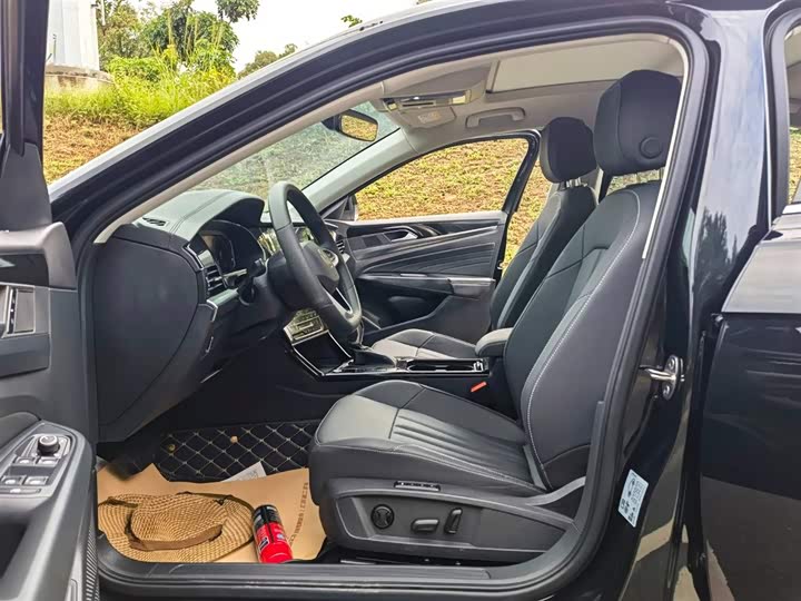 Фото 9 - Volkswagen Passat