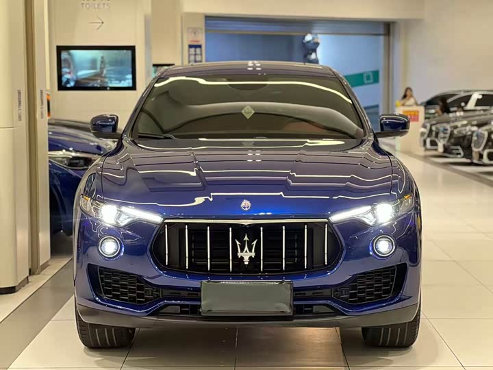 Фото 2 - Maserati Levante