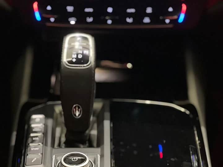 Фото 5 - Maserati Levante