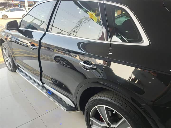 Фото 5 - Audi Q5L