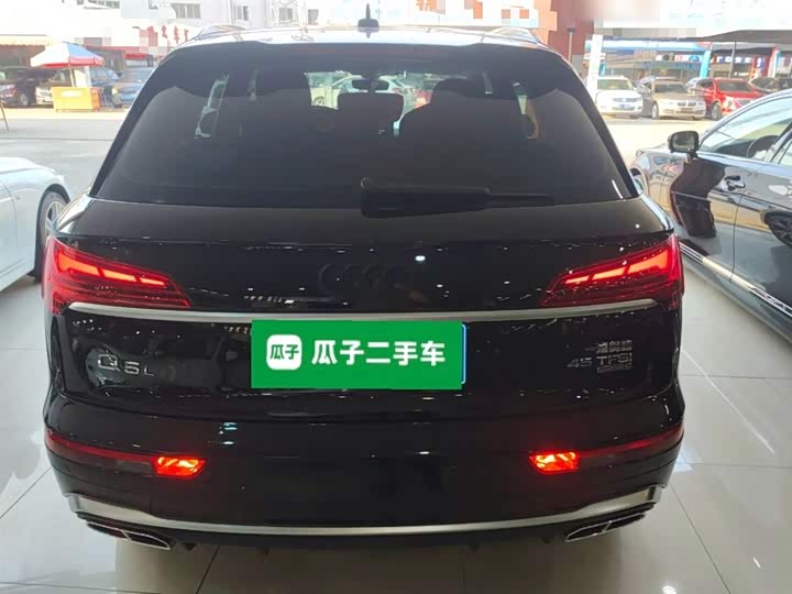 Фото 6 - Audi Q5L