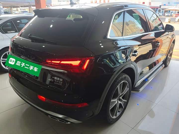 Фото 7 - Audi Q5L