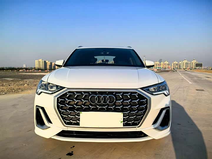 Фото 2 - Audi Q3