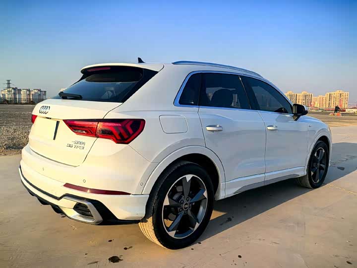 Фото 6 - Audi Q3