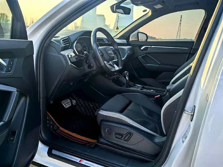 Фото 7 - Audi Q3