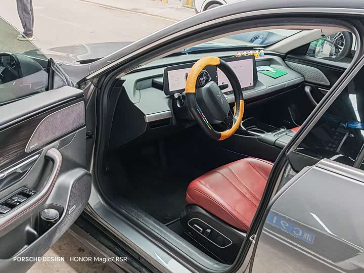 Фото 2 - XPeng P7