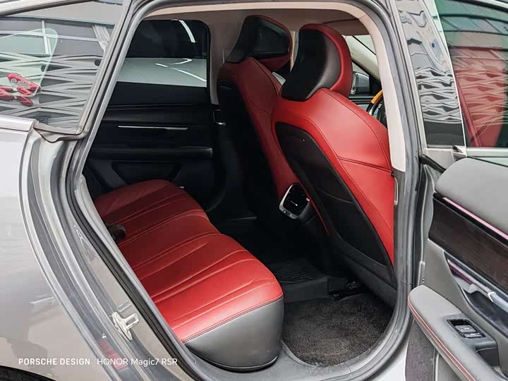 Фото 6 - XPeng P7