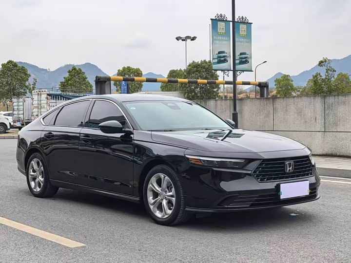 Фото 3 - Honda Accord