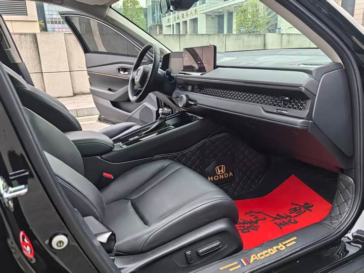 Фото 6 - Honda Accord