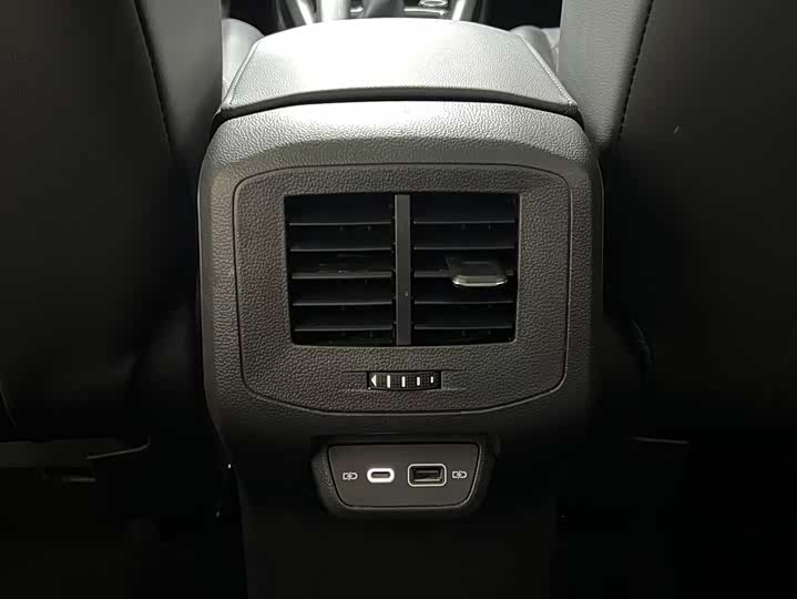 Фото 8 - Volkswagen T-Cross