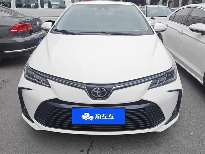 Фото 2 - Toyota Corolla