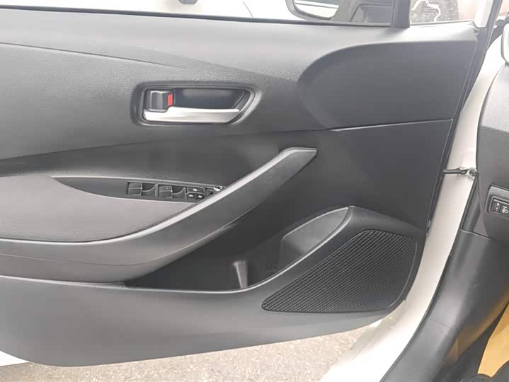 Фото 7 - Toyota Corolla