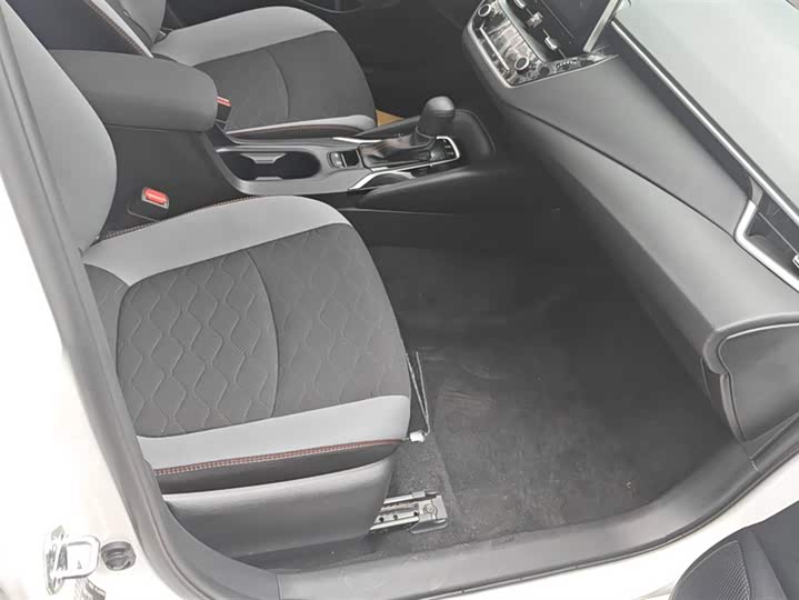 Фото 8 - Toyota Corolla