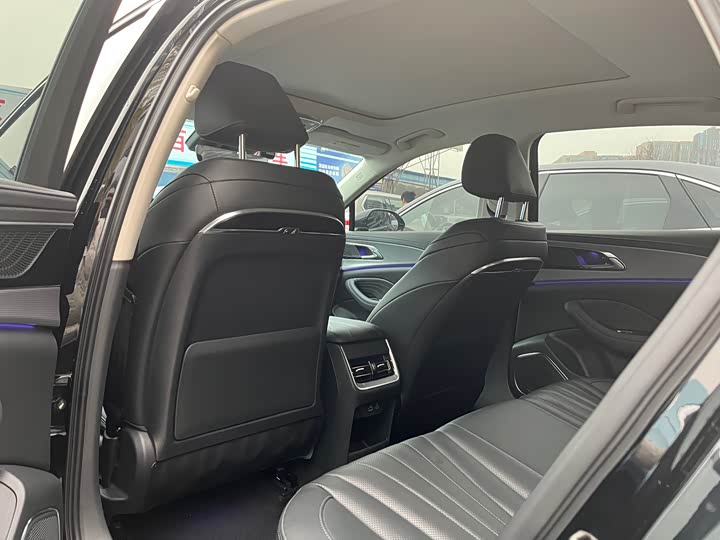 Фото 9 - Hongqi H5