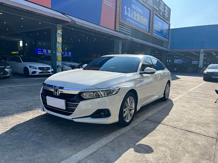 Фото 1 - Honda Accord