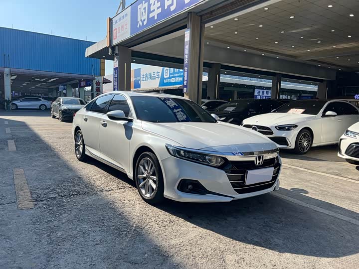 Фото 3 - Honda Accord