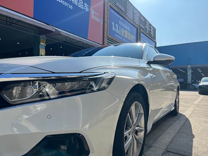 Фото 4 - Honda Accord