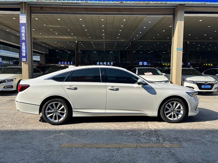 Фото 5 - Honda Accord