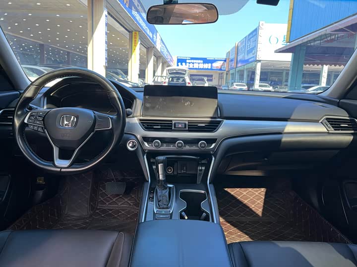 Фото 8 - Honda Accord