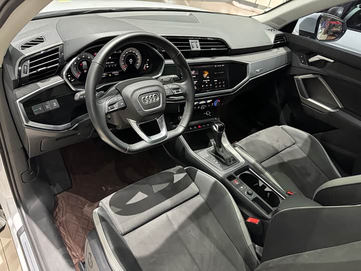 Фото 4 - Audi Q3