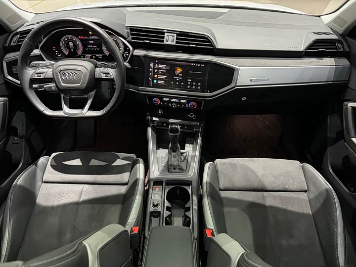 Фото 6 - Audi Q3