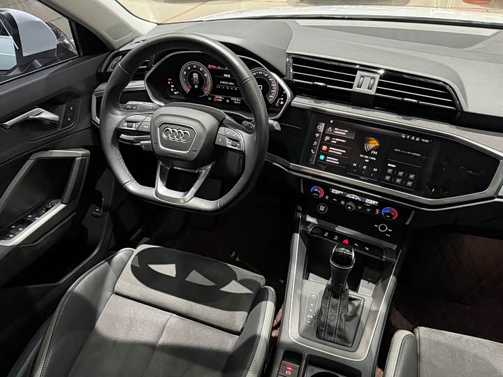 Фото 7 - Audi Q3