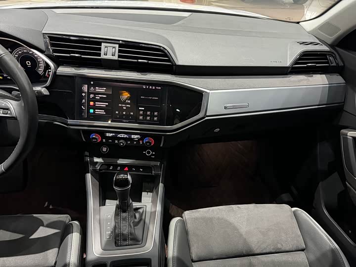 Фото 9 - Audi Q3