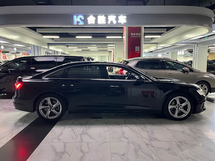 Фото 6 - Audi A6L