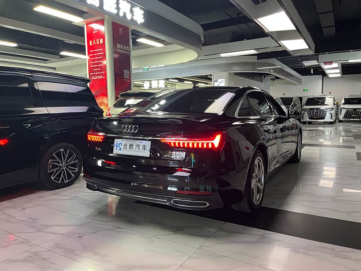 Фото 7 - Audi A6L