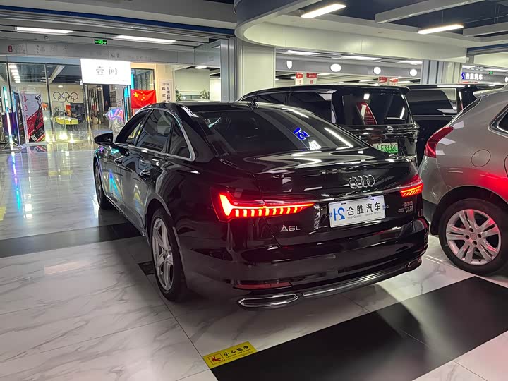 Фото 9 - Audi A6L