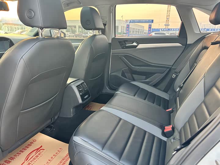 Фото 8 - Volkswagen Sagitar L