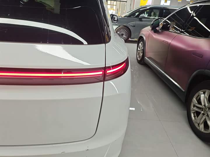 Фото 8 - LiXiang L7