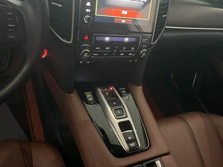 Фото 8 - Honda UR-V