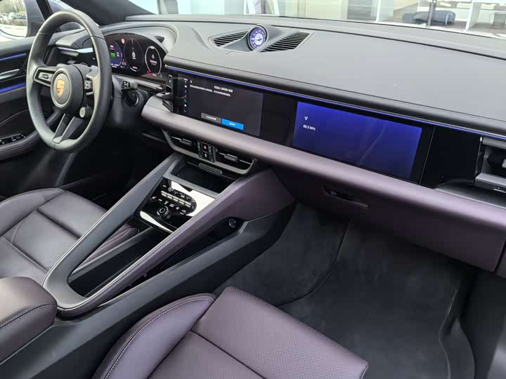 Фото 2 - Porsche Macan EV